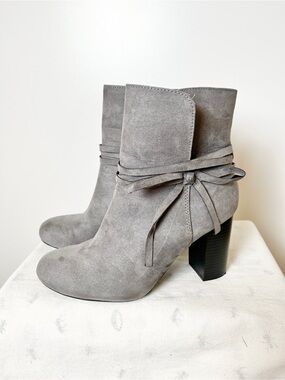 Christian Siriano for Payless Gray Faux Suede Ankle Boots – Boho Tie Strap, Sz 8